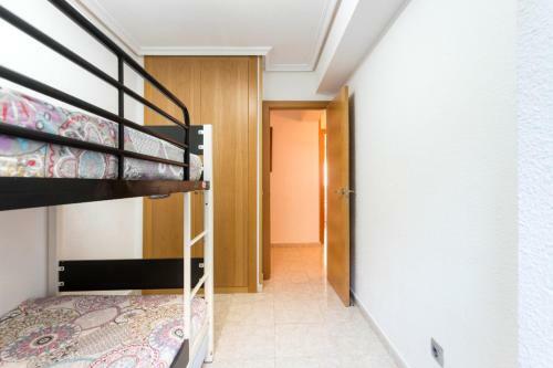 Spacious Beachside Apartment With Beautiful Sea Views