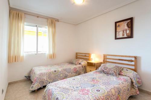 Spacious Beachside Apartment With Beautiful Sea Views