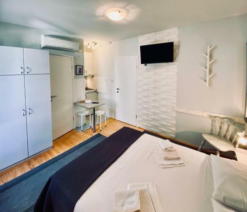 Apartamentos Komiza Provita Guesthouse