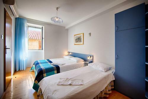 Apartamentos Komiza Provita Guesthouse