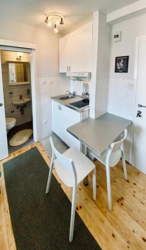 Apartamentos Komiza Provita Guesthouse