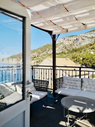 Apartamentos Komiza Provita Guesthouse