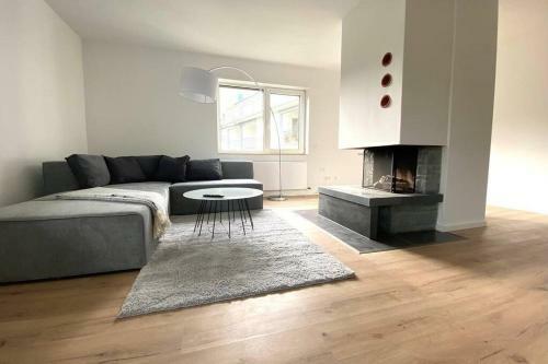 Apartamento Gro�z�gige 2-zimmer-wohnung Mit Balkon