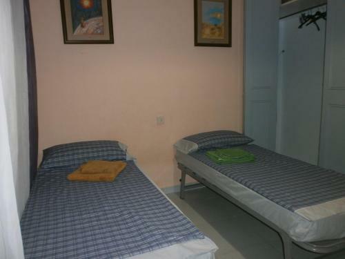 Rooms In Apartment Gran Via With Pool