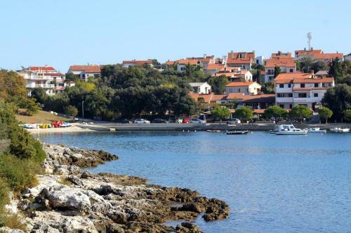 Apartments With A Parking Space Pjescana Uvala, Pula - 16054