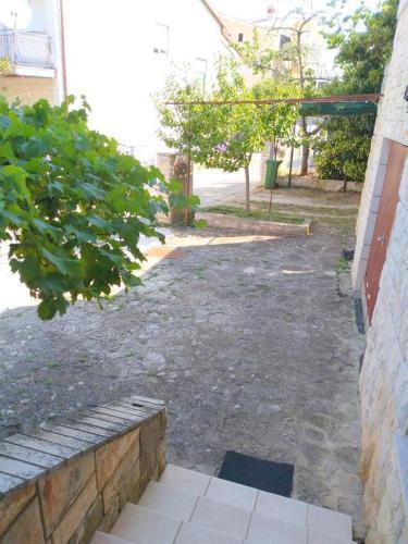 Apartments With A Parking Space Pjescana Uvala, Pula - 16054