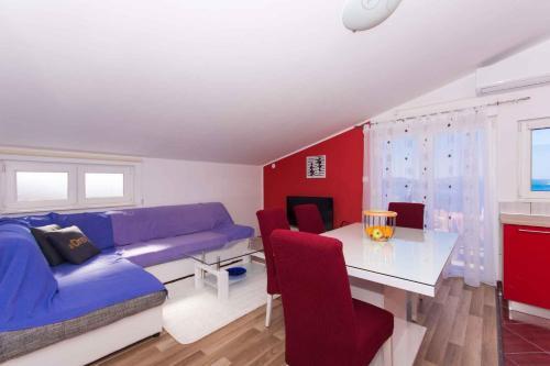 Apartments In Okrug Gornji 26579