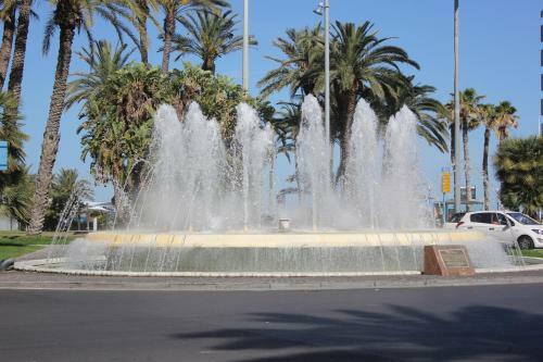 Hostal Rooms By The Sea!