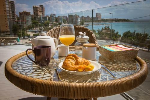 Smart Sea Front Modern Sunny Beach Apartment