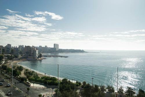 Smart Sea Front Modern Sunny Beach Apartment