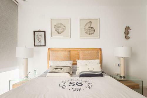 Smart Sea Front Modern Sunny Beach Apartment