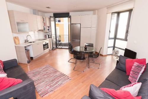 Modern 2 Bed Apartment In Historic Centre