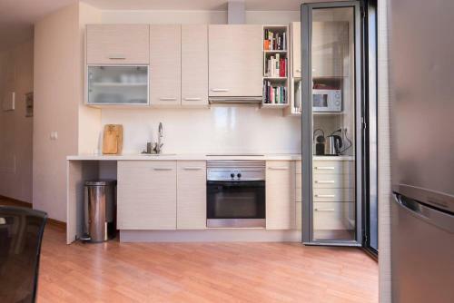 Modern 2 Bed Apartment In Historic Centre