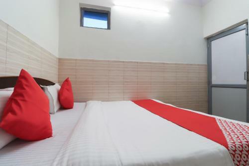 Oyo 62288 Hotel Sapna