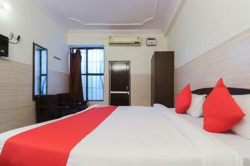 Oyo 62288 Hotel Sapna