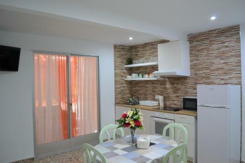 Fantastic 1 Bedroom Apartment With Gallery Cb6ev