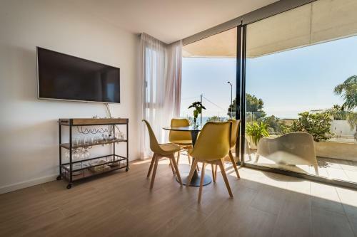 Smart Sea Waves Apartment On The Beach