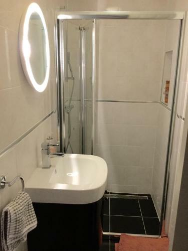 Apartamento Metro Residence Victoria