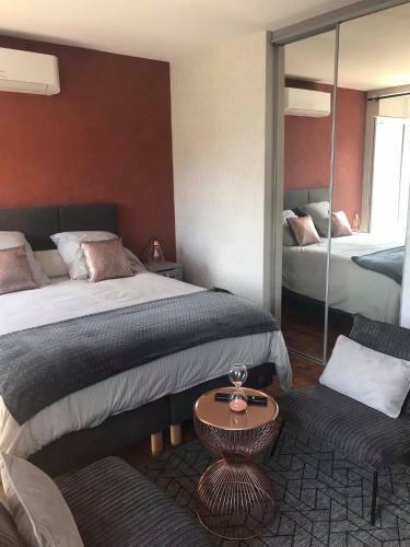 Hostal Chambres D'h�tes L'�me De Travassac