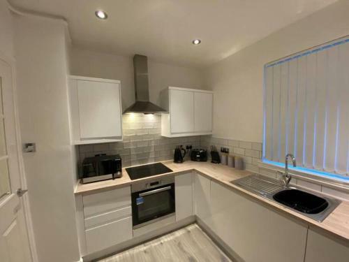 Anchored Paisley Spacious Apartment