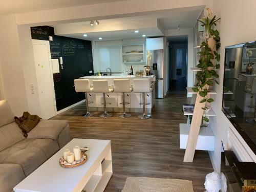 Nuevo Y Moderno Apartamento