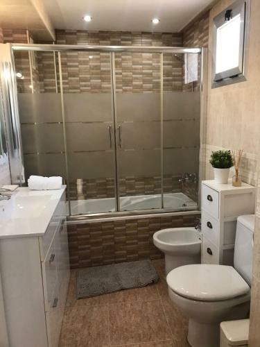 Apartamento En El Centro. En Tierras De Cine. 2 Dormitorios