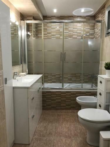 Apartamento En El Centro. En Tierras De Cine. 2 Dormitorios