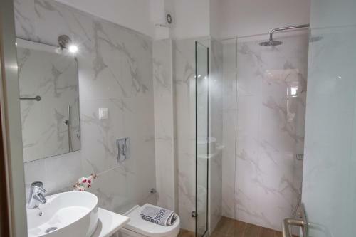 Hostal Chrisi Akti