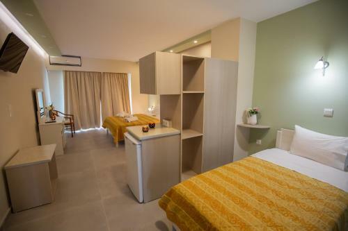 Hostal Chrisi Akti