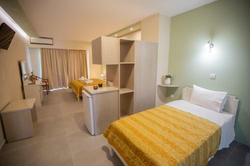 Hostal Chrisi Akti