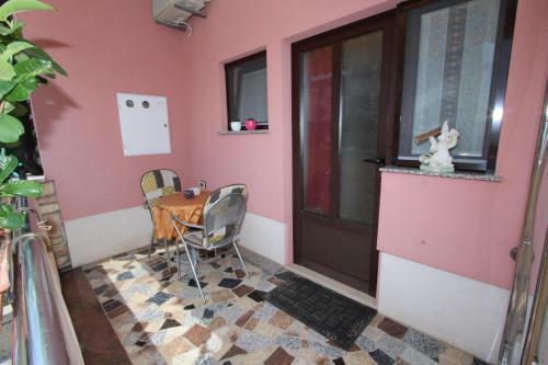 Hostal Rooms And Apartment Lea