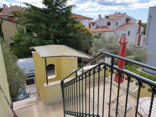 Apartments Adri, Parking In The Yard