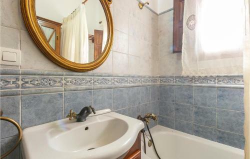 Nice Home In �lora With 2 Bedrooms