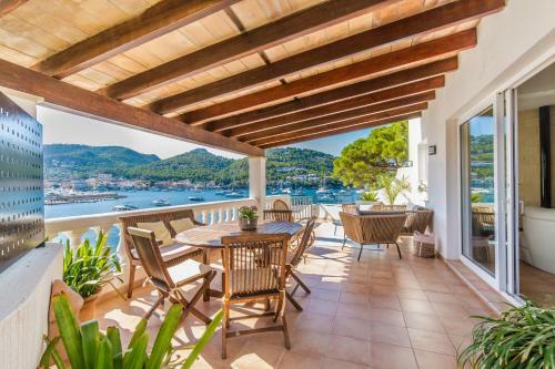 Beach Villa On The Sea