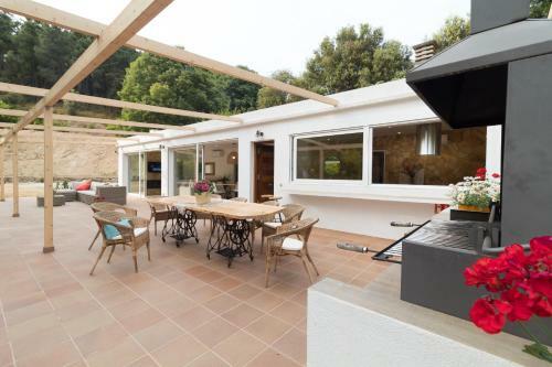Casa Rural El Jardi Con Piscina Y Jardin