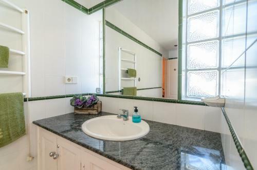 Habitaciones En Casa C�ntrica Con Piscna
