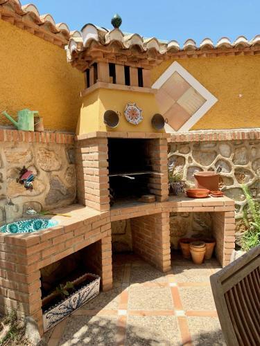 Chalet Con Piscinas Y Vistas de Ensue�o