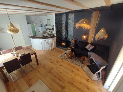 Villa Esencia Lodge - Luxurious Off-grid Cabin Retreat