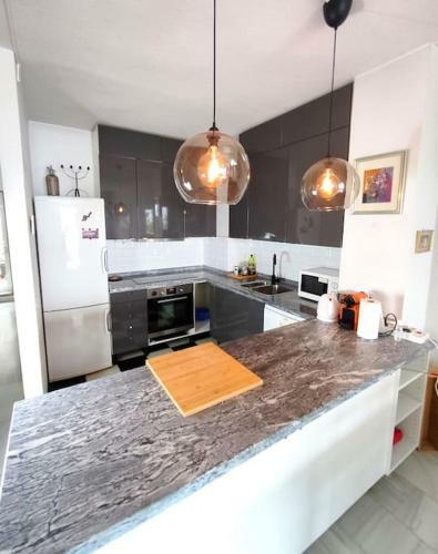 Front Line, 2 Bed Apartment With Amazing Seaviews.