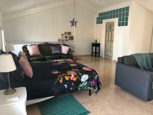 Lovely 1-bedroom Loft Near Ronda