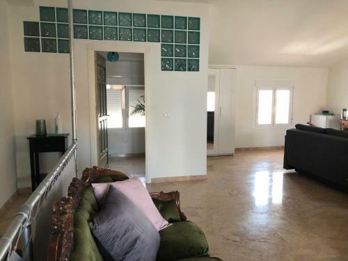 Lovely 1-bedroom Loft Near Ronda