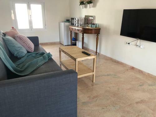Lovely 1-bedroom Loft Near Ronda