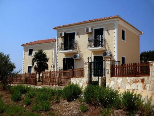 Apartamento Iriana Village Inn