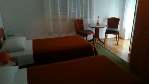 Hostal Guesthouse Storelli