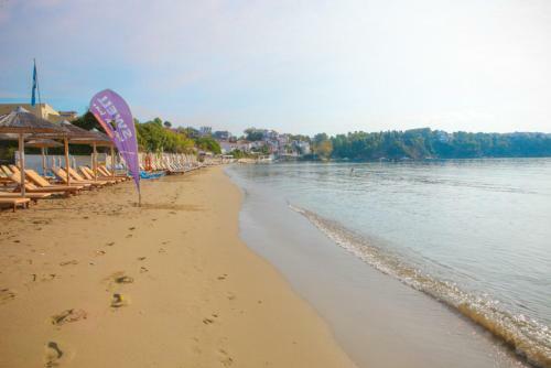 Angeliki Beach Hotel