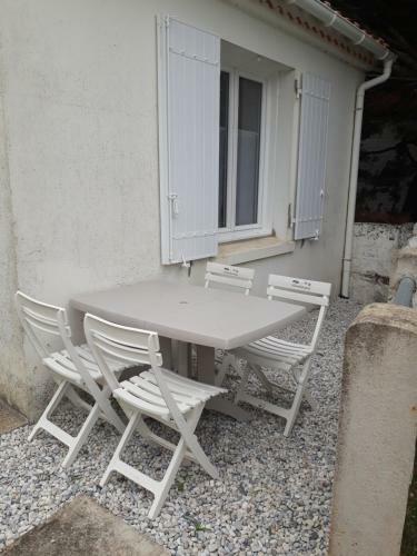 Maisonette 200m De La Plage