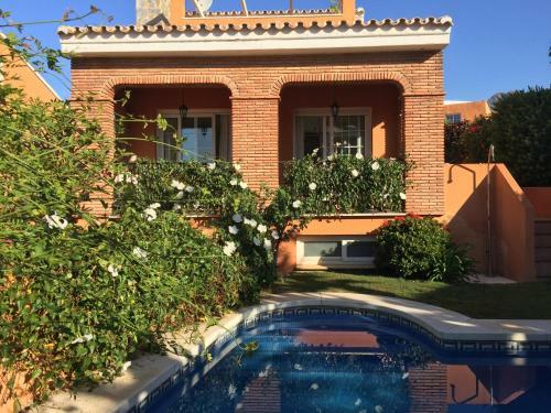 Villa With Swimming Pool & Sea View