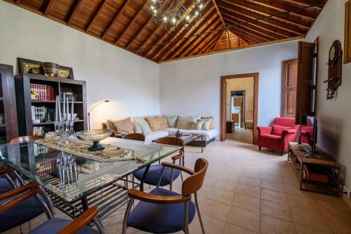 Villa Palmitos Resort Family