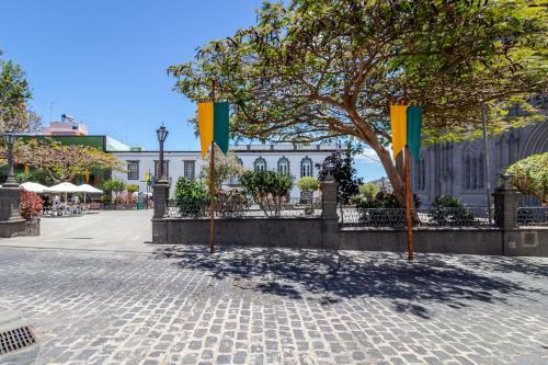 Casona Gildana: Historia, Patrimonio/e-working