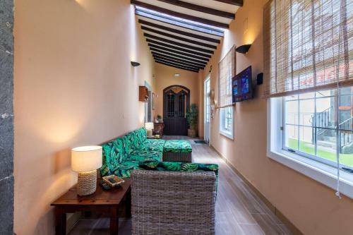 Casona Gildana: Historia, Patrimonio/e-working